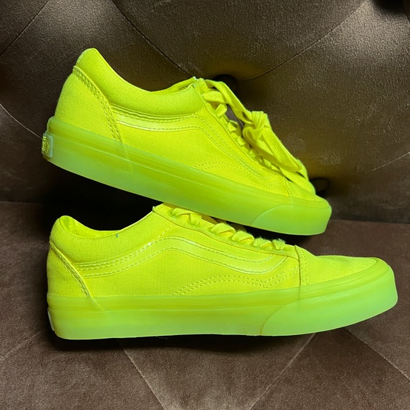 Vans Old Skool Translucent Skate Shoe - Yellow Monochrome - Picture 4 of 4